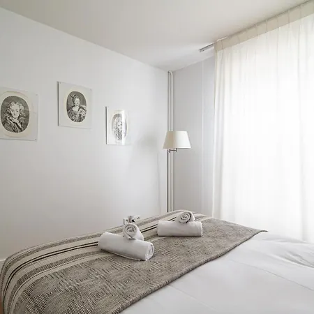 Le Tambour Appartement Lumineux Au Centre De Reims Exterior photo